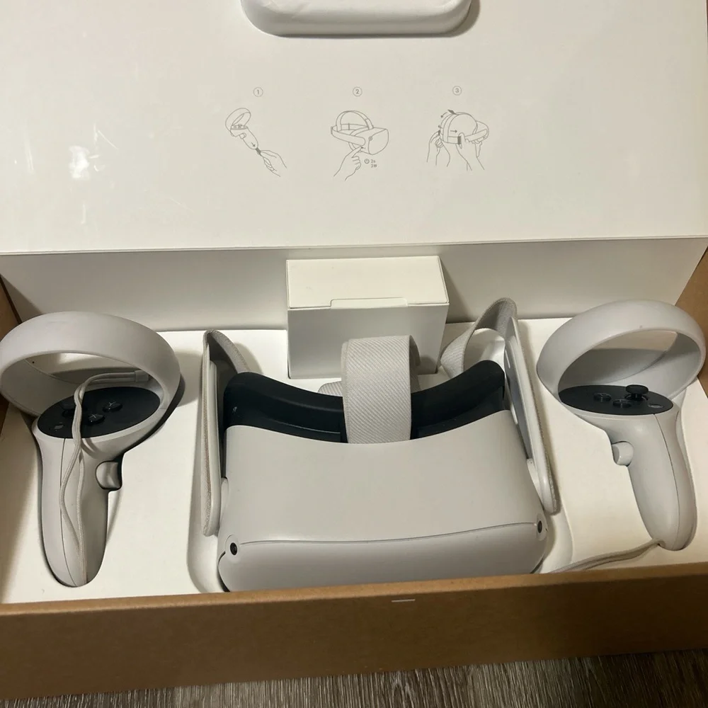 Oculus Standalone VR Headset with Controllers - Gray